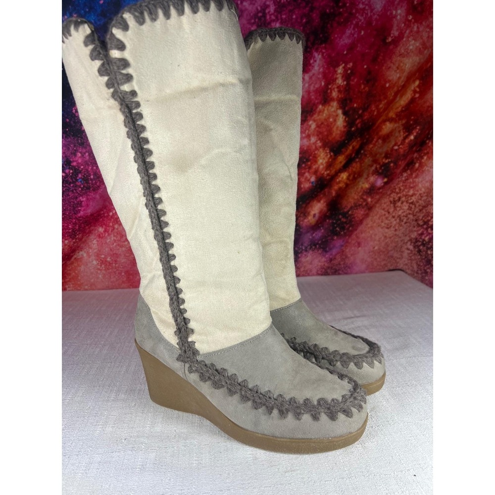 Vintage American Eagle Women 10 Grey Cream Crochet Trim Wedge Tall Faux Suede